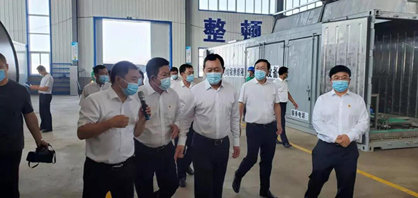 朝陽市委副書記、市長謝衛(wèi)東蒞臨一諾環(huán)保產(chǎn)業(yè)園考察并指導工作